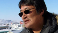 Lien vers: Final Baffinland hearings wrap up in Nunavut, Inuit filmmaker Zacharias Kunuk is in the middle, cbc.ca